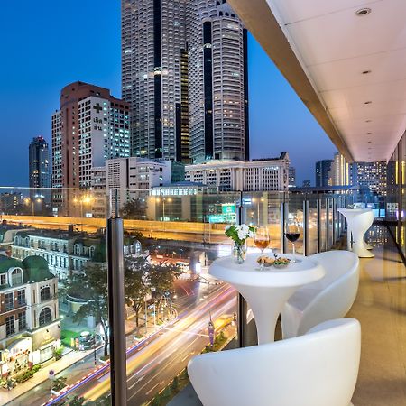 Hilton Garden Inn Bangkok Silom Exteriör bild